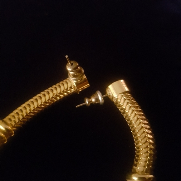 [UNKNOWN] Strange Pearl Drop Earrings - Picture 4 of 9